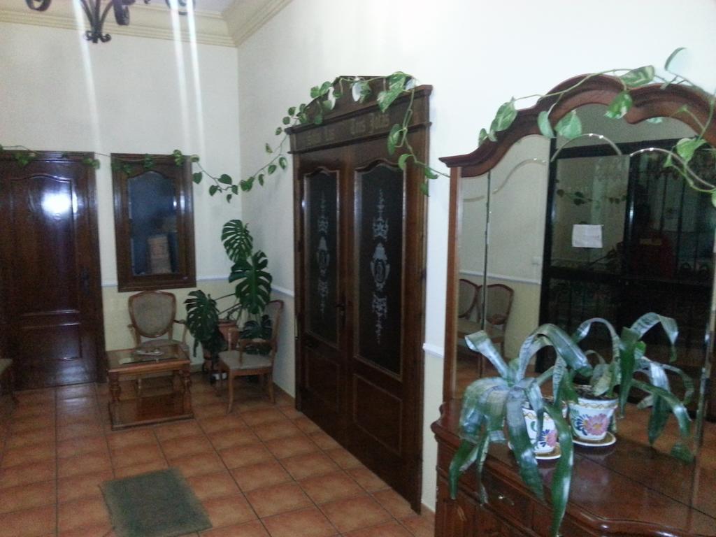 Hostal Las Tres Jotas Alcaracejos Eksteriør billede