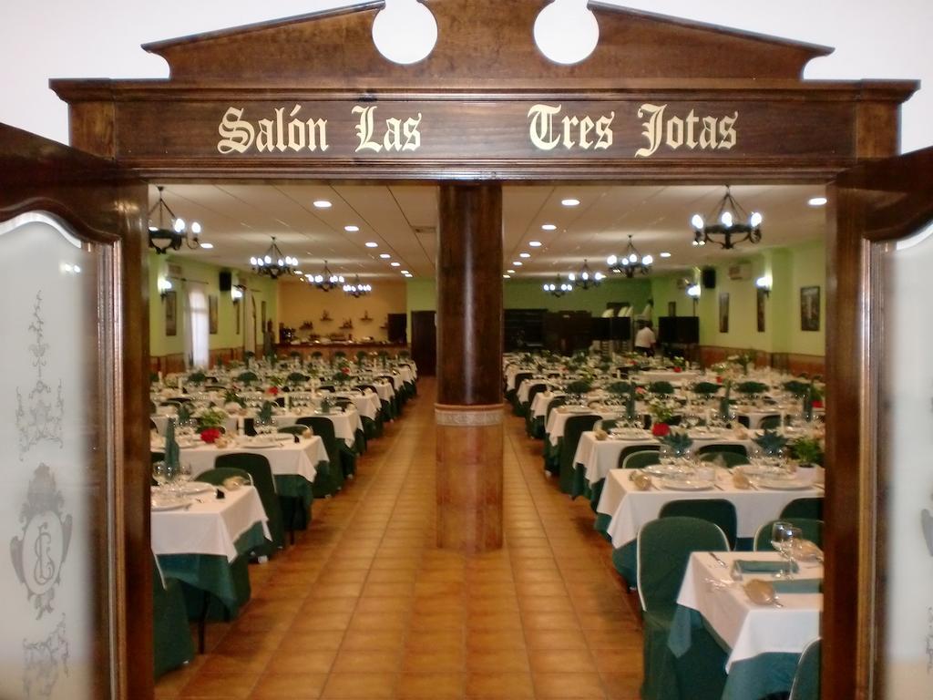 Hostal Las Tres Jotas Alcaracejos Eksteriør billede