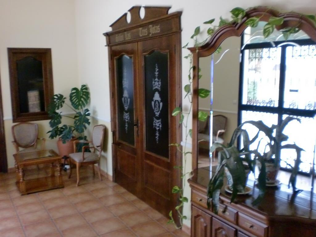 Hostal Las Tres Jotas Alcaracejos Eksteriør billede