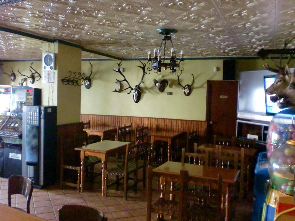 Hostal Las Tres Jotas Alcaracejos Eksteriør billede