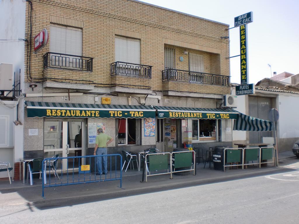 Hostal Las Tres Jotas Alcaracejos Eksteriør billede