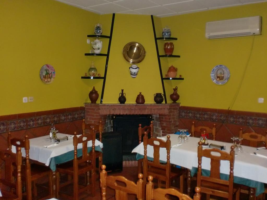 Hostal Las Tres Jotas Alcaracejos Eksteriør billede